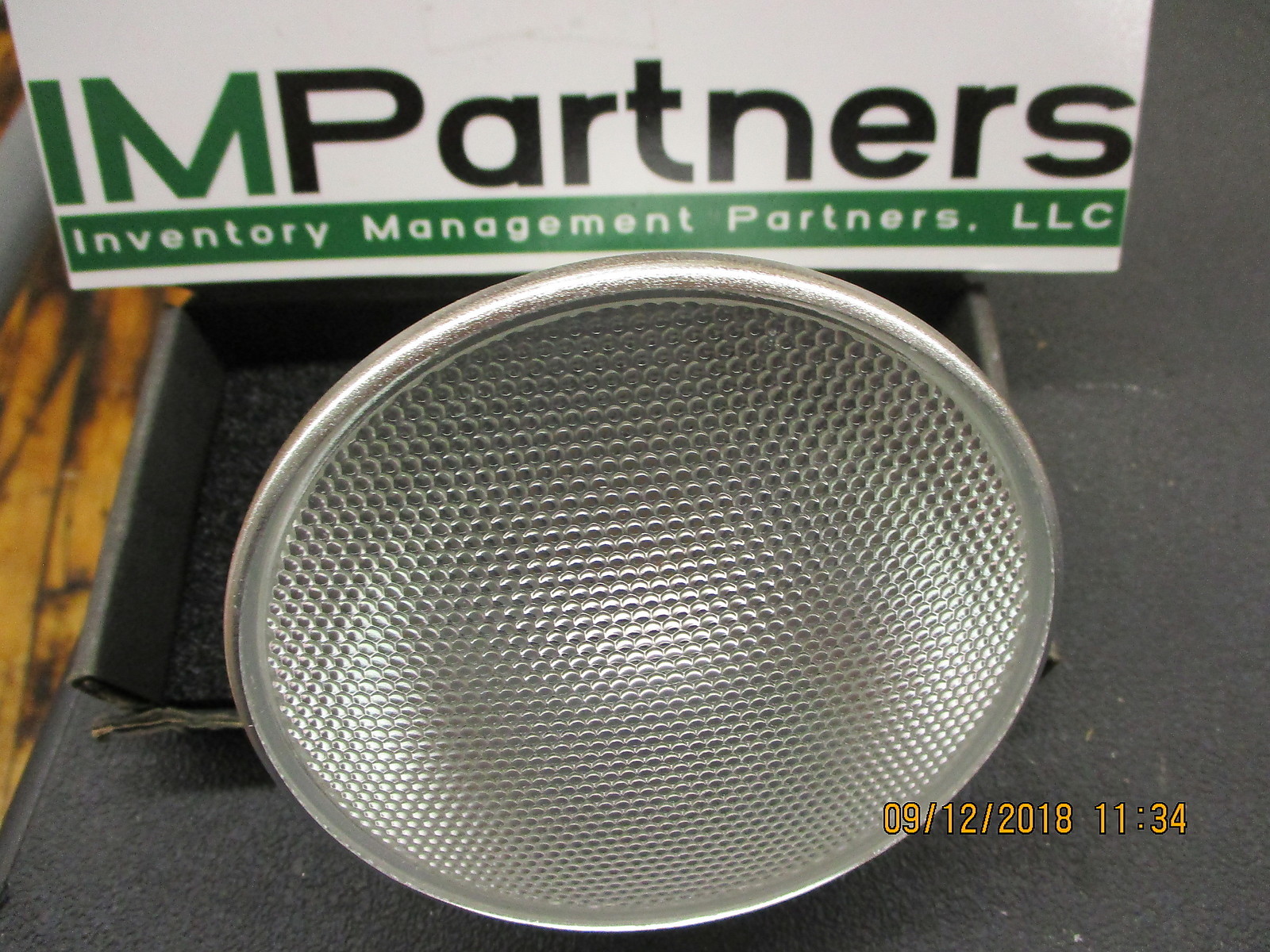 38826A Damar Lighting 18W PAR38 LED 3000K BRAND NEW! LOT OF 5