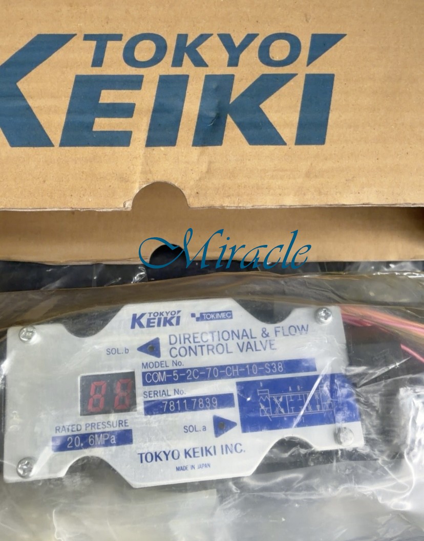 1PC New COM-5-2C-70-CH-10-S38 solenoid valve Use DHL for shipping