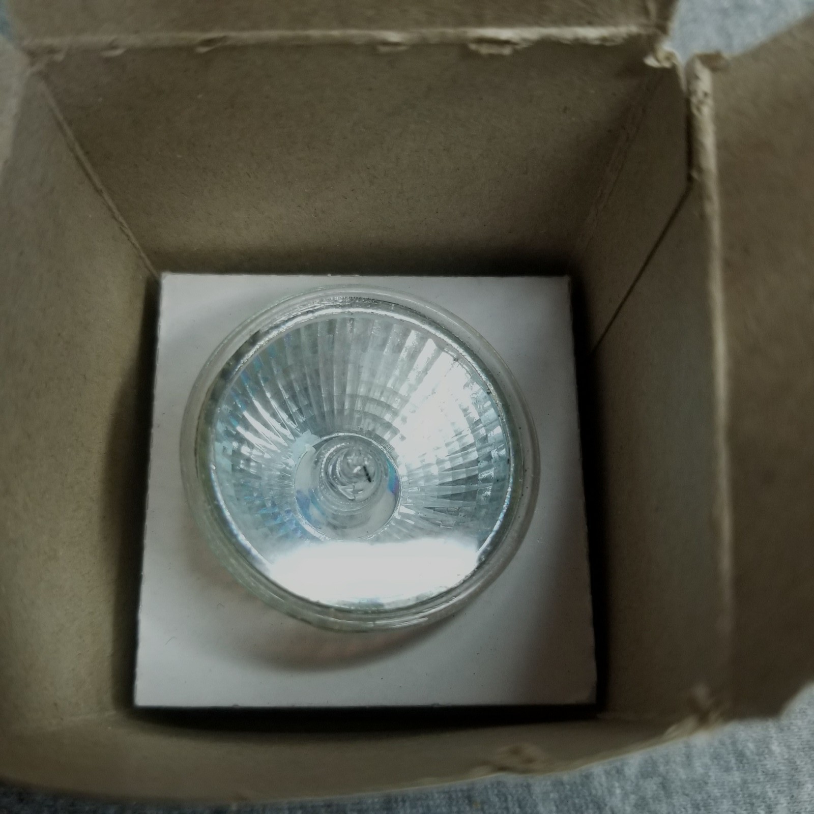 Halogen 20W Flood Light 20MR11/GU4/FL-12 3000 Life Hour 12 VOT New Open Box