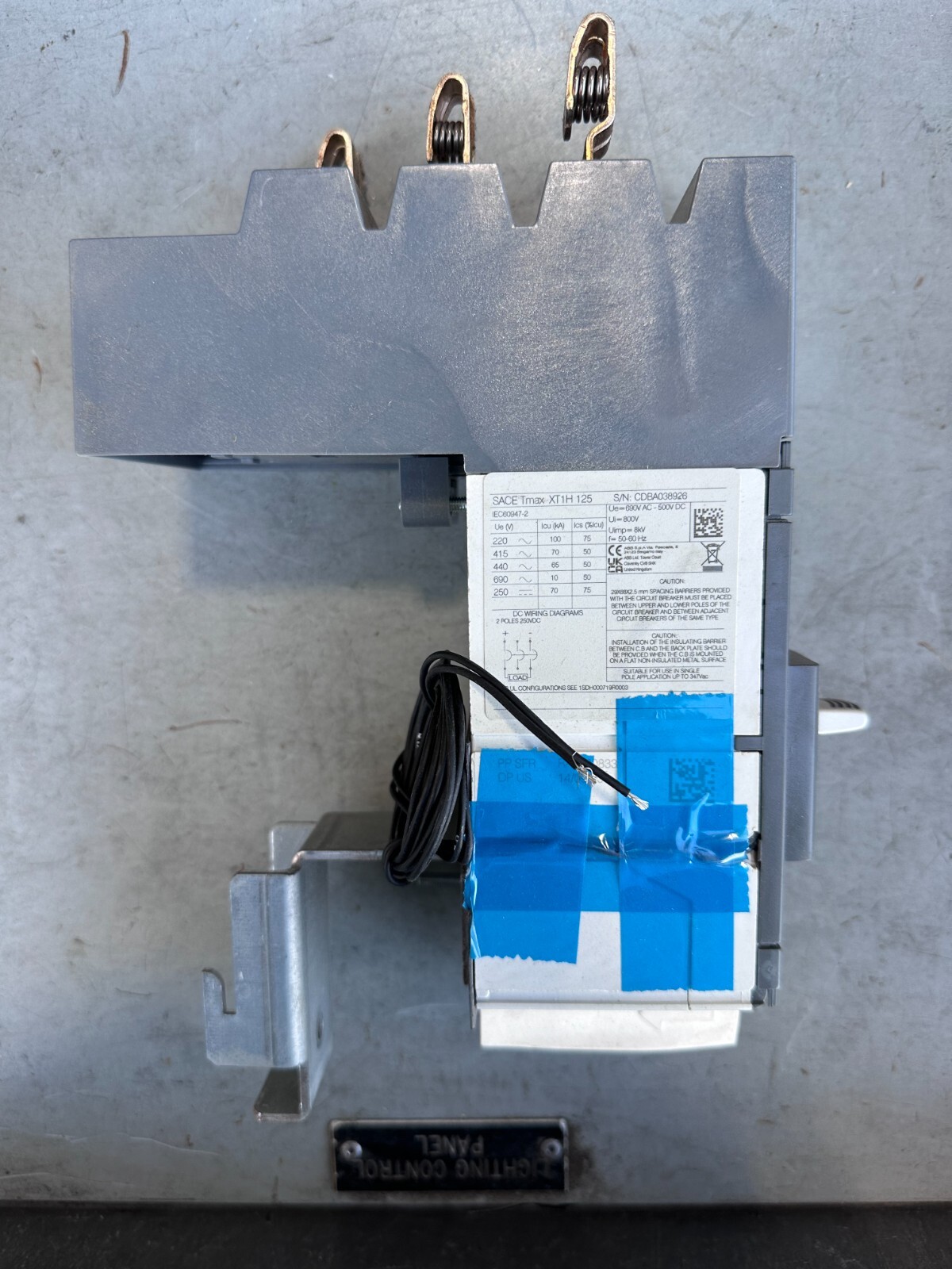 XT1HU3040AYDD00XXX ABB SACE Tmax Circuit Breaker 40A 3P 120V Shunt Trip