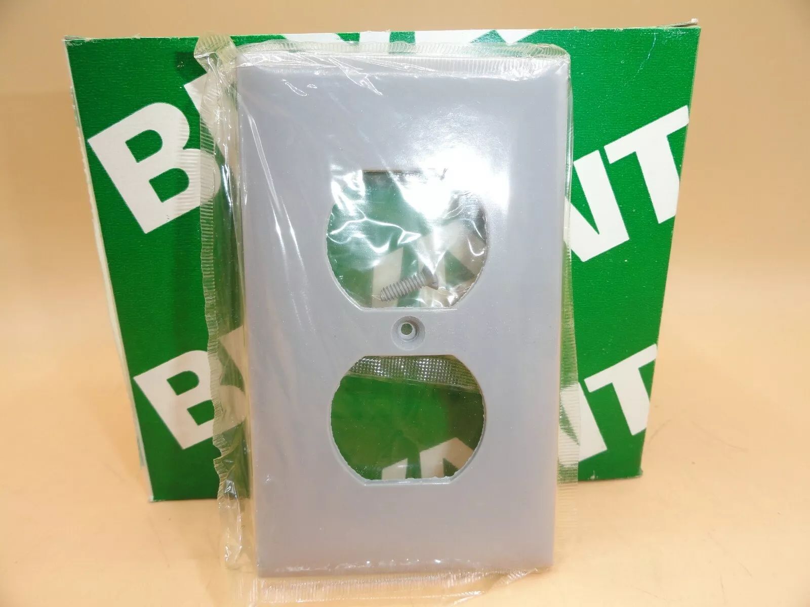 BRYANT 71101, 1 Gang Duplex Wall Cover Receptacle, 1 pc