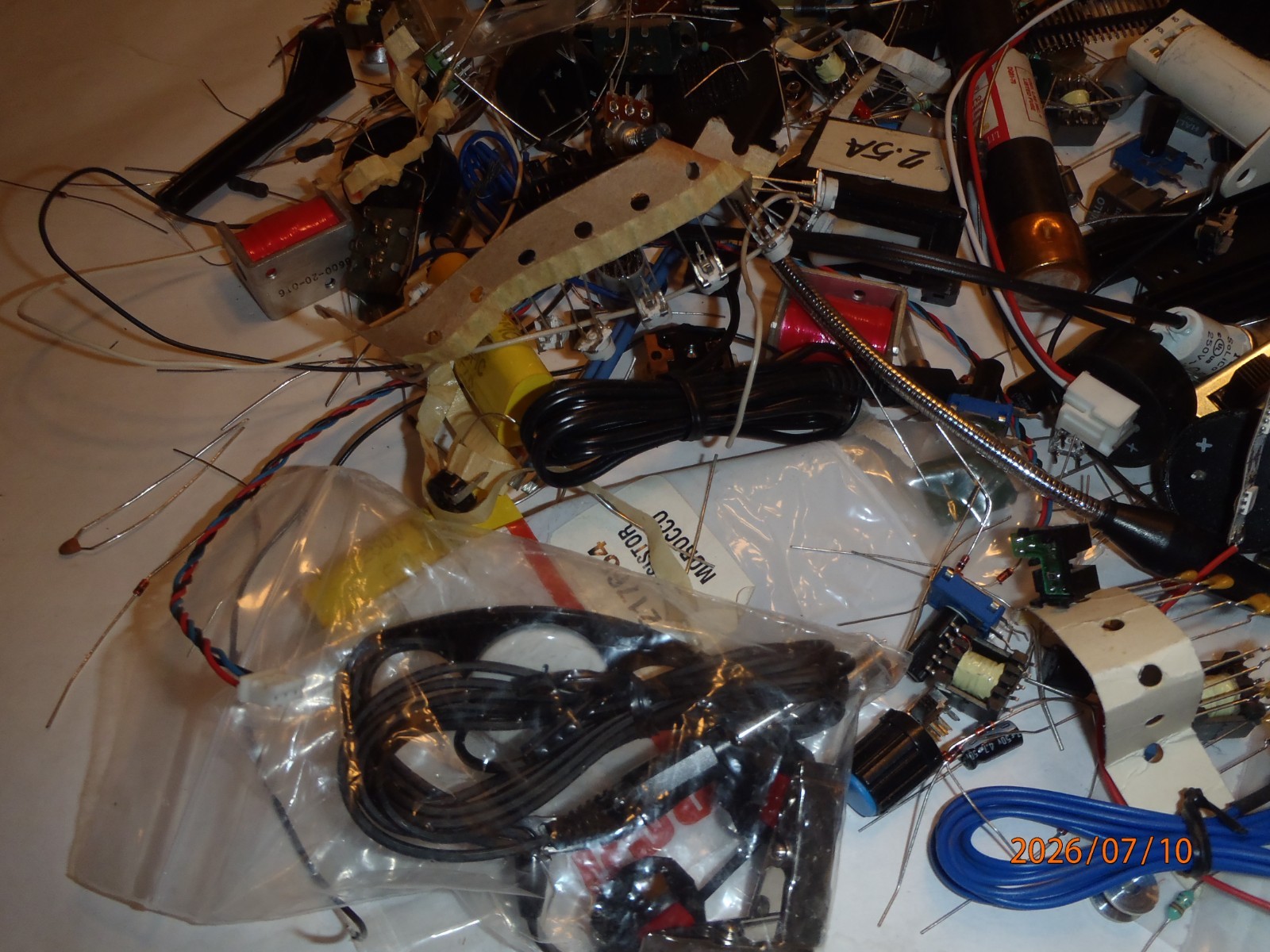 5 POUNDS ELECTRICAL ELECTRONIC HARDWARE COMPONENTS CONNECTORS COLLECTION