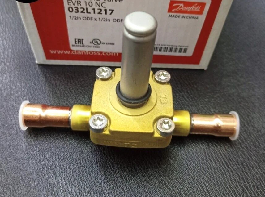 2PCS LOT – Danfoss 032L1217 Solenoid valve, EVR 10, Solder, ODF, 1/2in-New