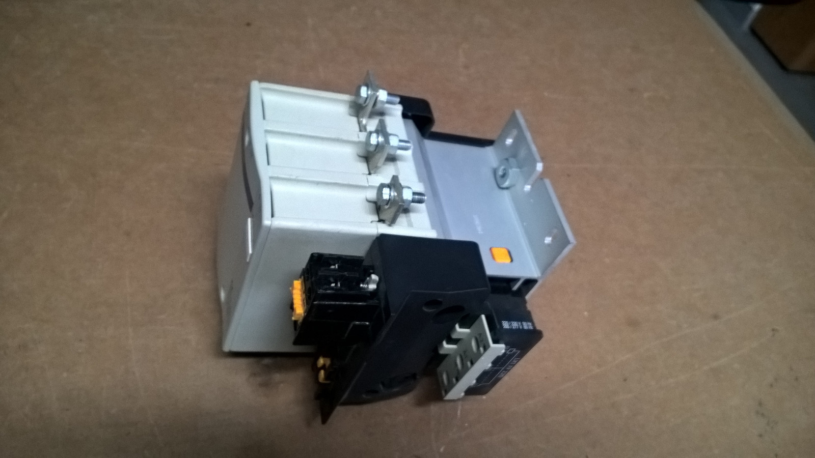 TELEMECANIQUE LC1F115 LC1 F 115 59kw CONTACTOR REMOTE CONTROL 220v coil plc