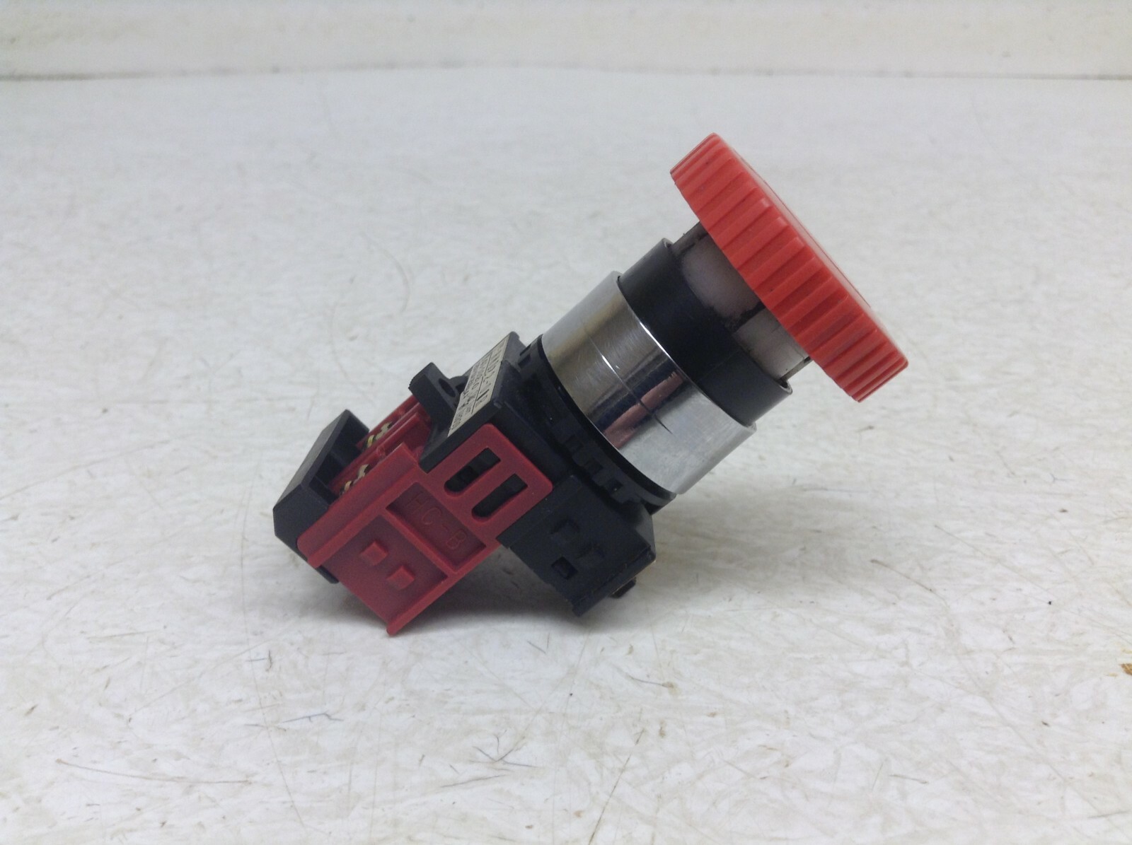 Maruyasu HMD22-01R Red Push Twist Button HMD2201R HMD22-O1R (TSC)