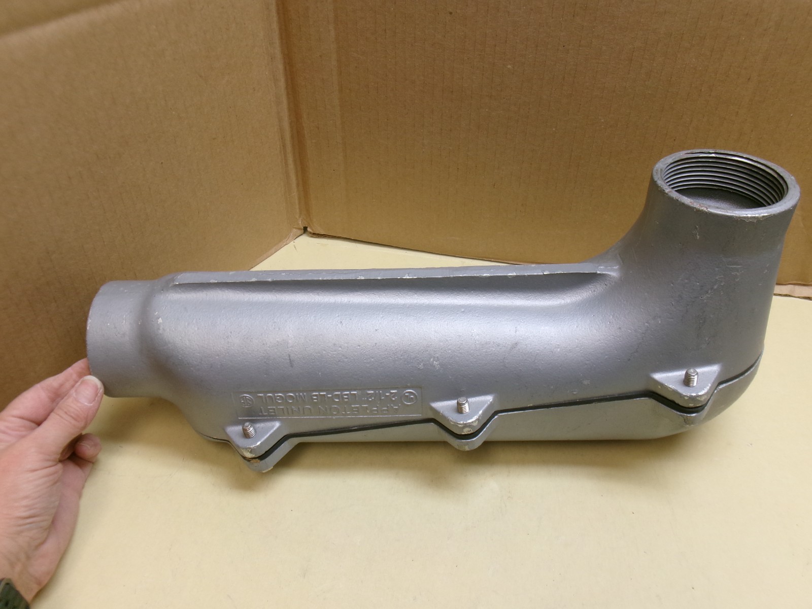 Appleton Unilet 2-1/2″ LBD-LB Mogul Conduit Body with Cover