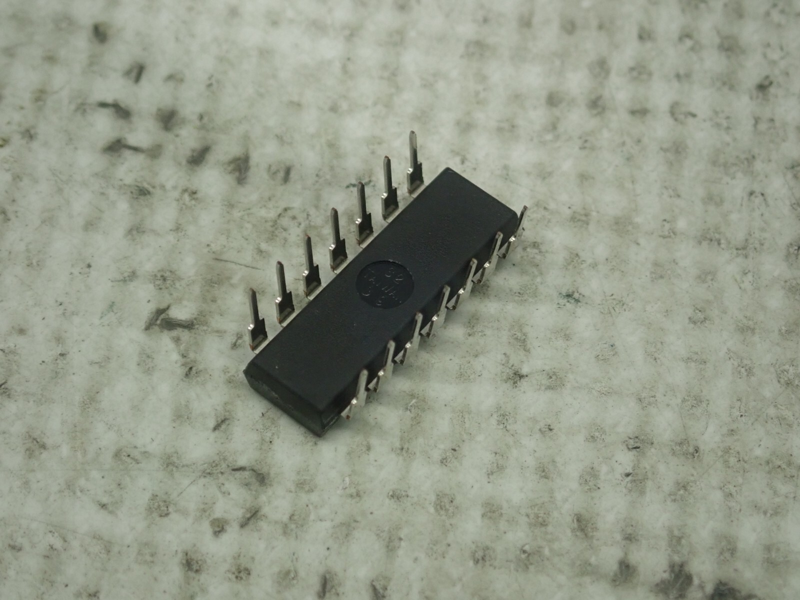 NEW Texas Instruments TL074CN OPERATIONAL AMPLIFIER, 4 FUNC, 6000UV Lot of 10