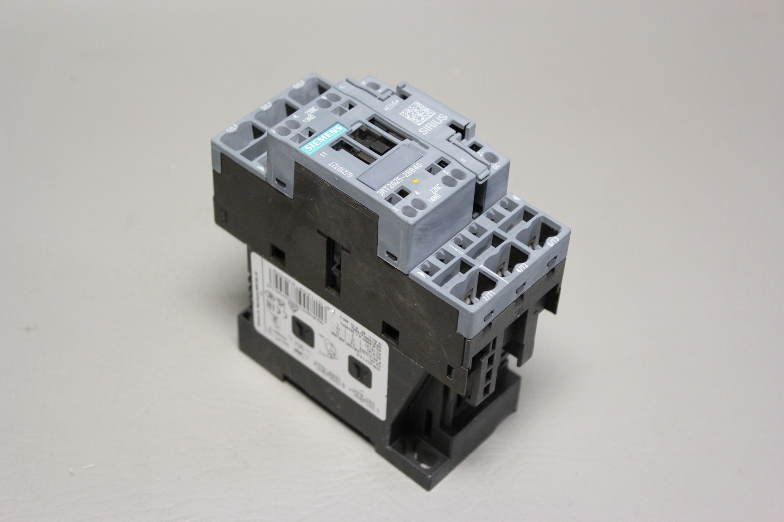SIEMENS SIRIUS 3RT2025-2BB40 CONTACTOR
