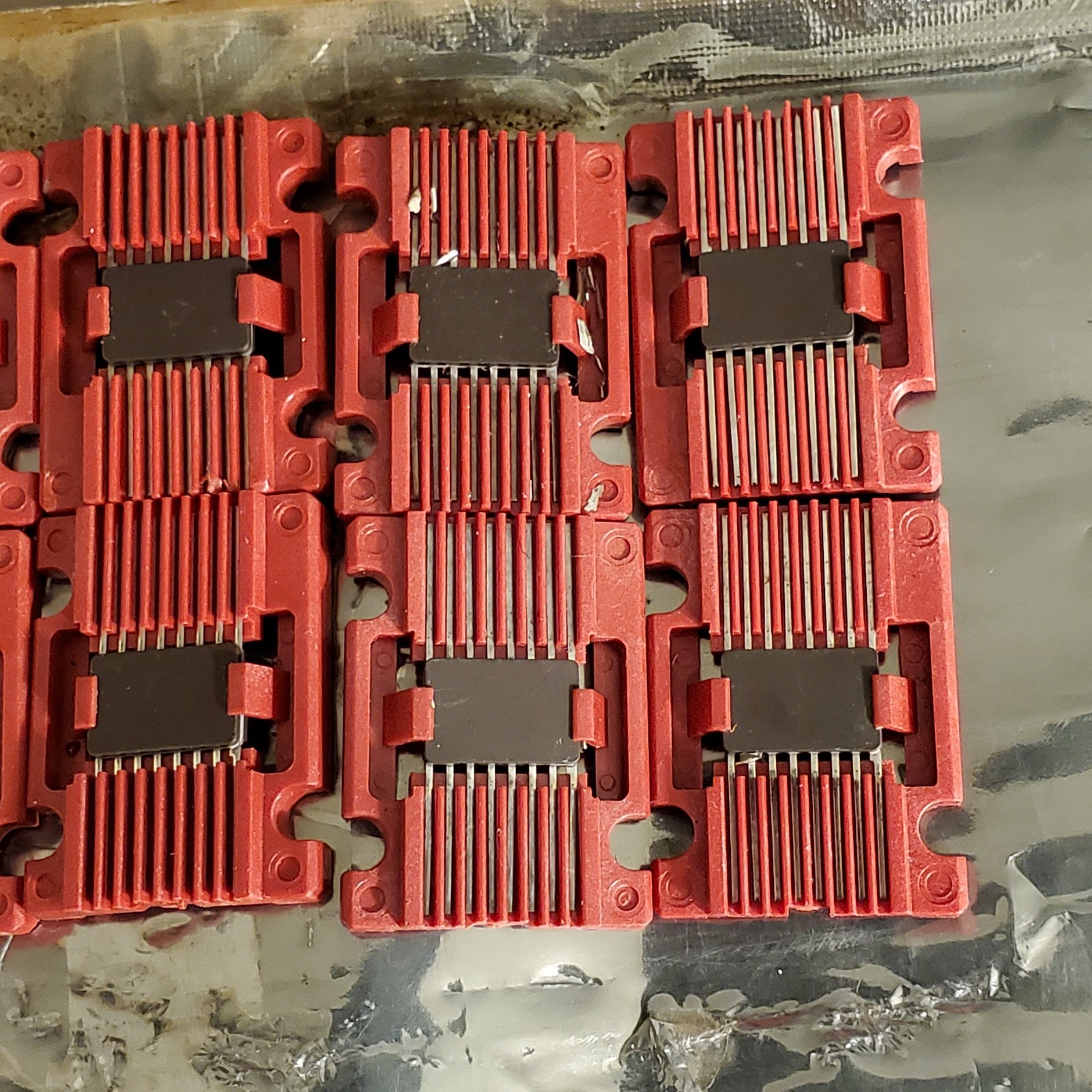 MIS-22876 SIGNETICS NOS LOT OF 24 CHIPS SEE DESC