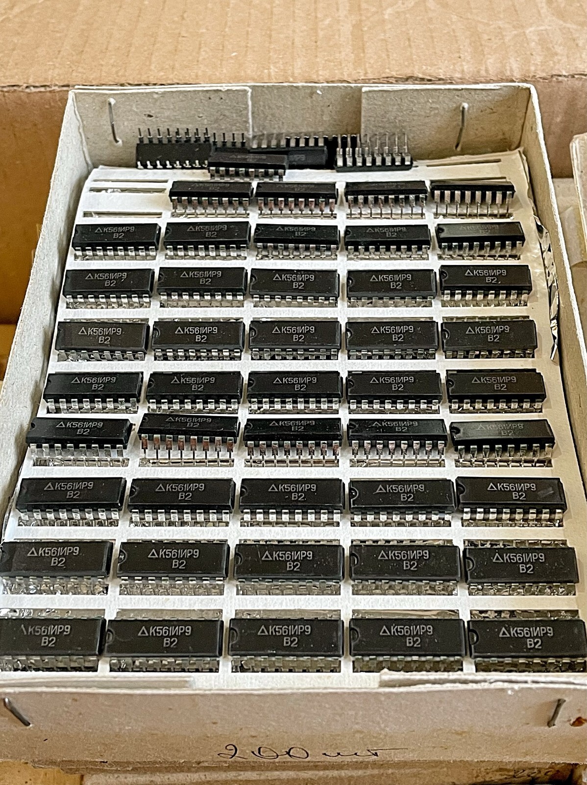 K561IR9 = CD4035 IC ~ Microchip USSR NOS X100 PCS
