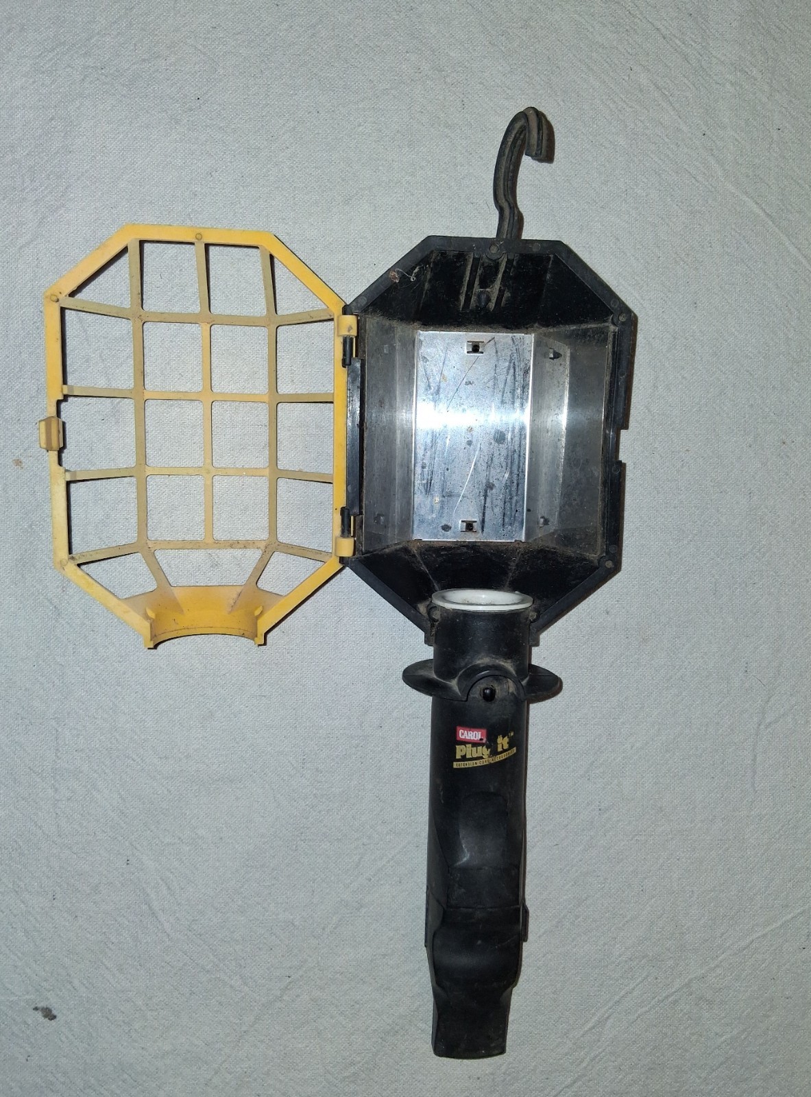 Carol Brand Plug-in extension cord accessories – Utility Drop Light.