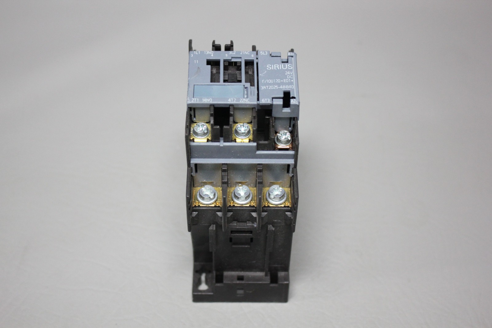 SIEMENS SIRIUS 3RT2025-4BB40 CONTACTOR