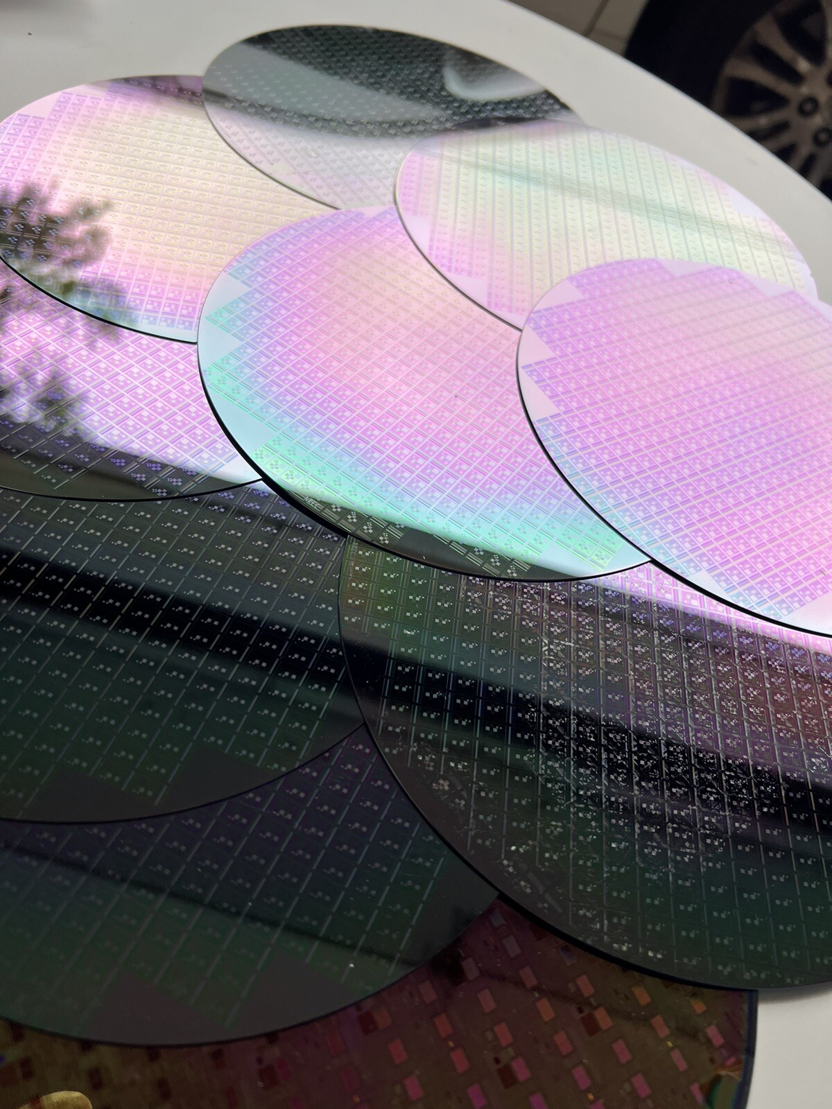 200 MM 8″ Thin 300um Thick PATTERNED SILICON WAFERS, LOT OF 50